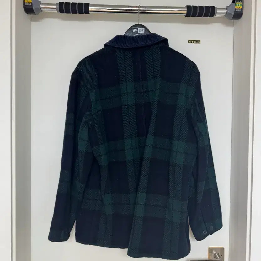 Watch Medium Use Half Size, of Slight Signs Secondhand Coat, Black - VintageWatches.PK Watch Medium Use Half Size, of Slight Signs Secondhand Coat, Black - vintagewatches.pk