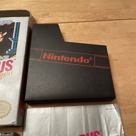 Nintendo Kid Icarus NES Silver box Complete with instructions. 