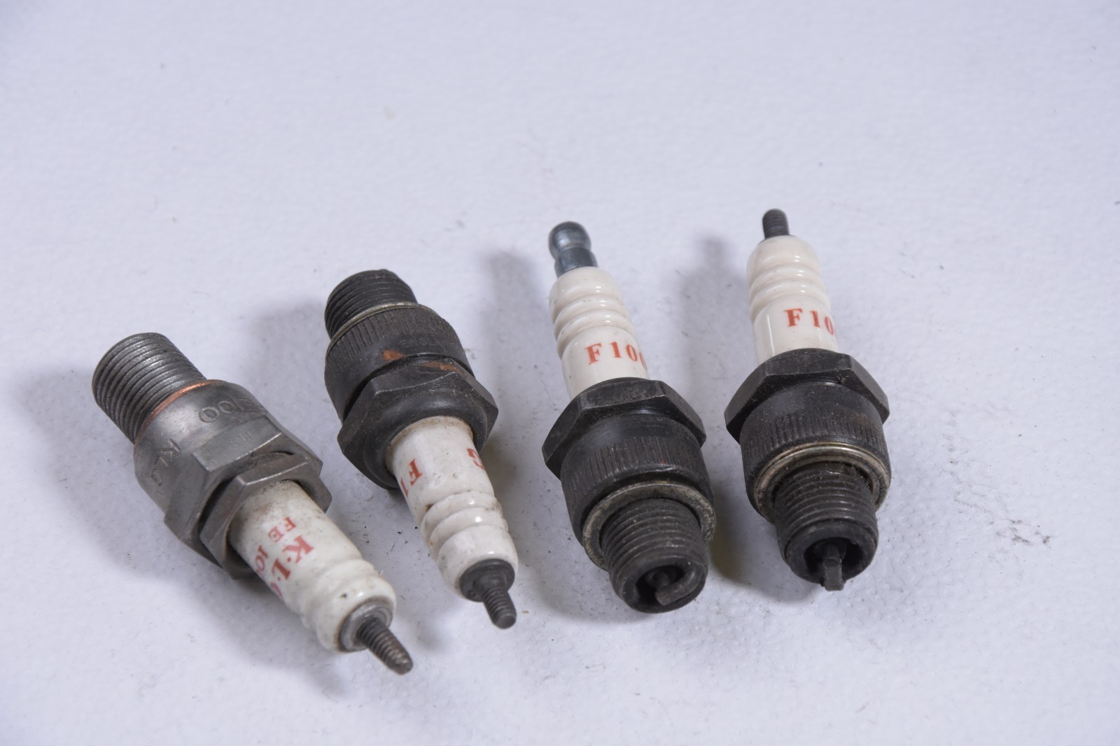 KLG Spark Plug  Vintage  F100 / FE100