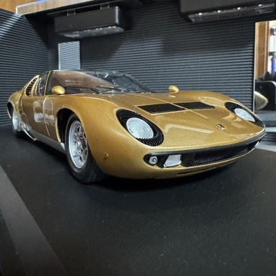 Lamborghini Miura 1/18ゴールド Kyosho Kyosho 1:18 Lamborghini Miura SV in Yellow with Gold Accents