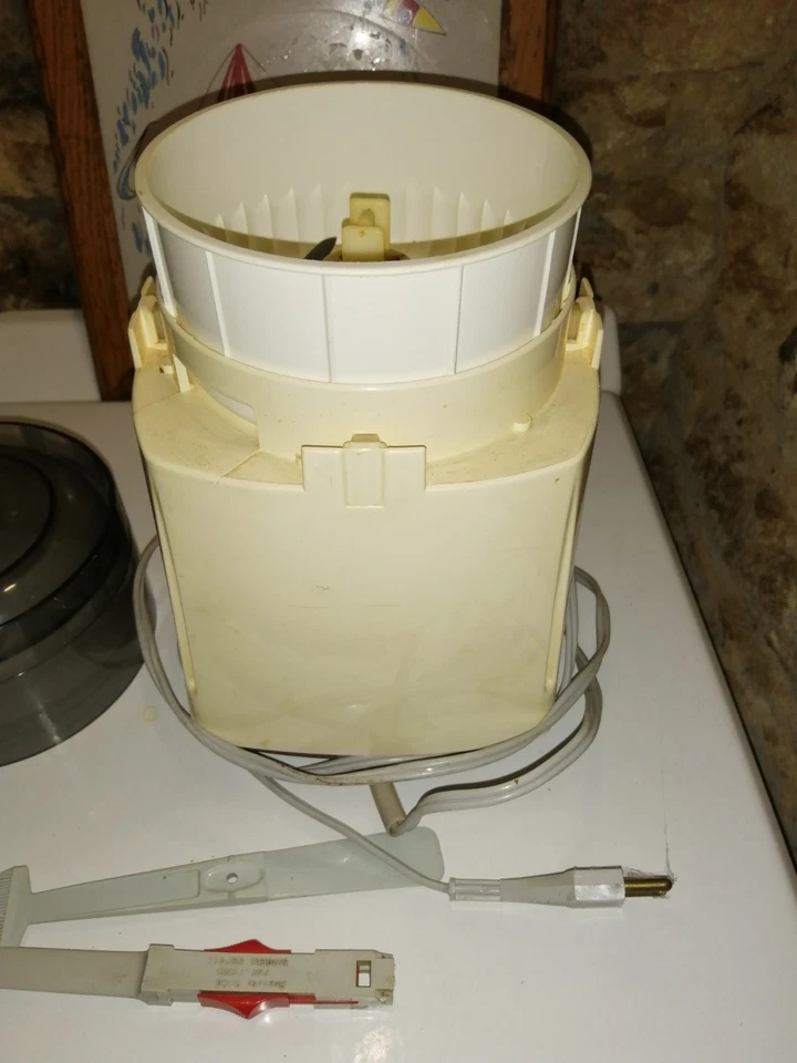 Ancien hachoir Moulinex type ME2AV - Photo 3/4