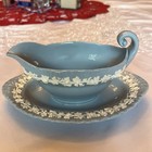 Wedgwood Queens Ware England-Cream on Blue-Shell Edge-Gravy Boat Attached Plate — photo 2