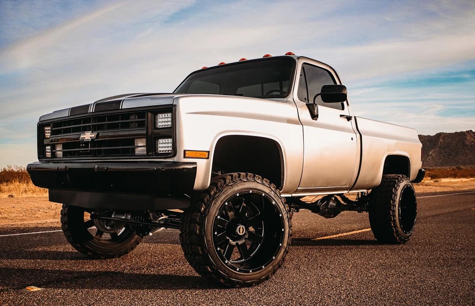 6 Inch Lift for 77-87 Chevy GMC K10 with 52" Springs - Image 2 of 3