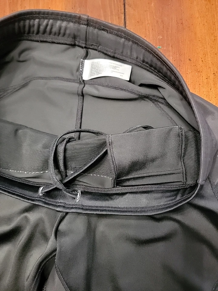 Pantalones Cortos de Compresión CW-X Para Hombre Stabilyx Ventilador Soporte Articular Talla Grande Foto 3 de 4