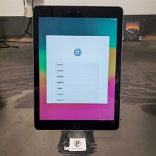 Apple iPad 6th Gen. A1893 128GB Space Gray WIFI 9.7" Battery 96 Scratches 84