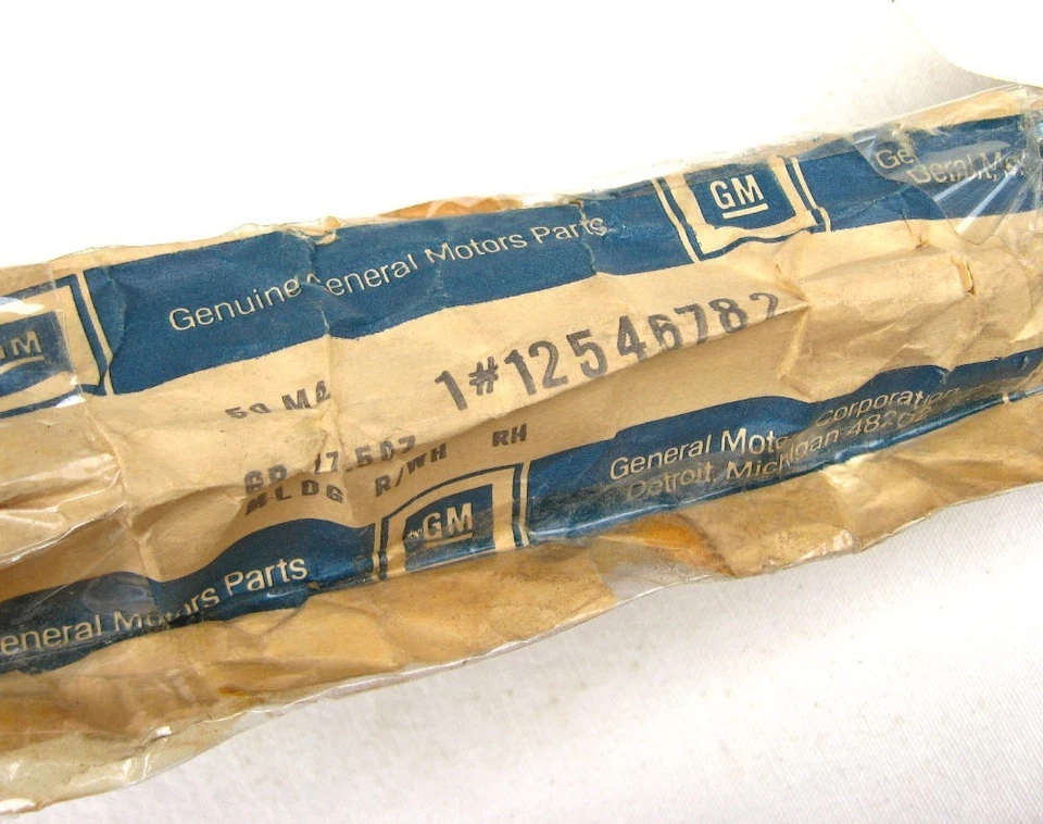 Chevrolet Blazer 1995-1997 NOS GM OEM RH rueda trasera moldura 1996 95 96 97 4,3 L Foto 3 de 3