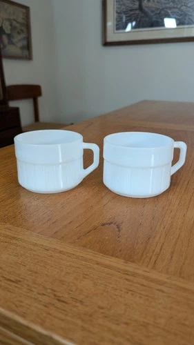 Set Of 2 Vintage Federal Glass Milk Glass Coffee Mugs Cups 2.5 In Tall By 3.5 In