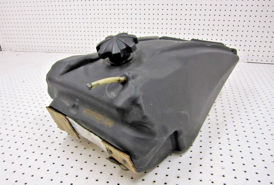 2007 YAMAHA PHAZER PZ50MW MTX MOUNTAIN LITE FUEL GAS TANK 8GC-24111-00-00 - Image 4 of 4