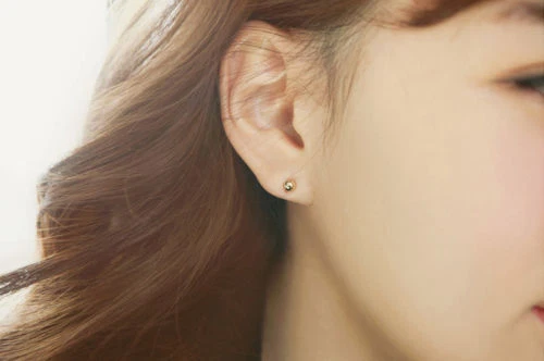 Juego de 3 pares de lindos aretes redondos enchapados en oro de 18 quilates con tuerca de oreja Foto 4 de 4