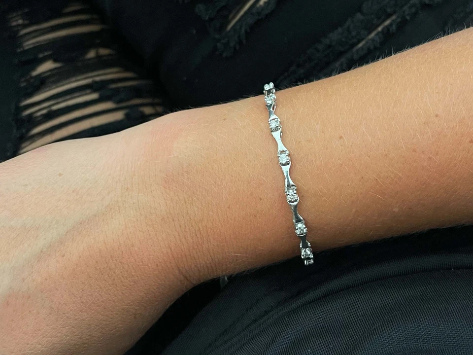 Brazalete de eslabones de diamantes en platino Foto 2 de 4