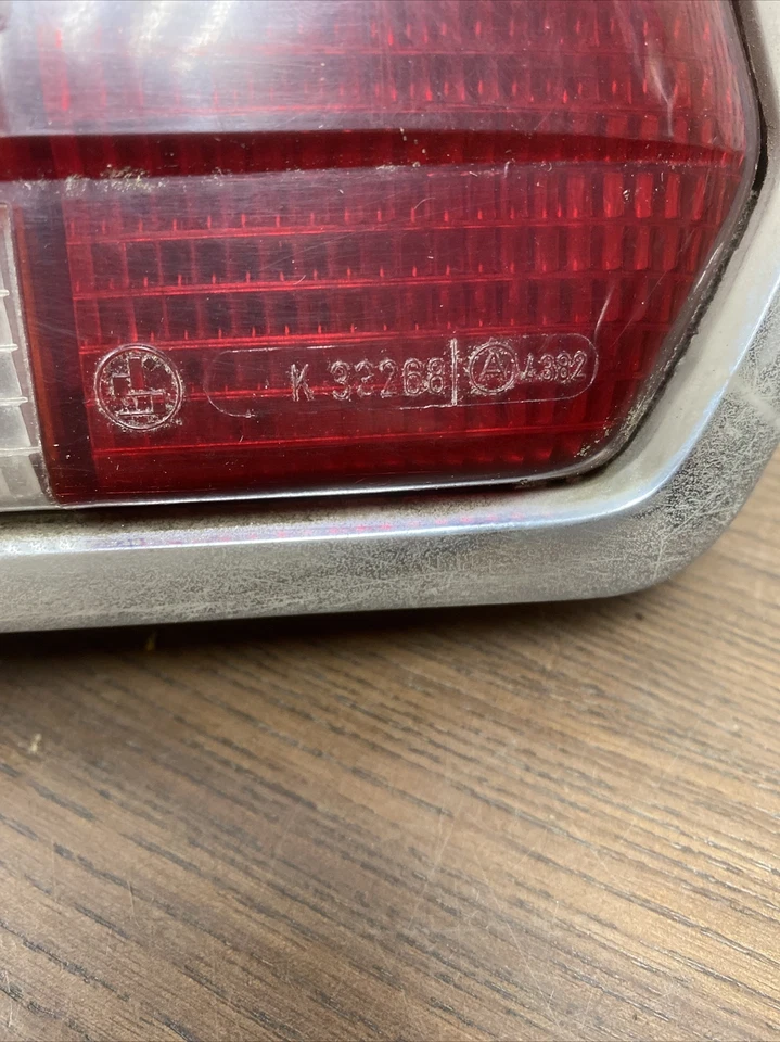 Conjunto de luz trasera del conductor lateral izquierdo mercedes-benz oem w108 250s 280s 280se Foto 3 de 4