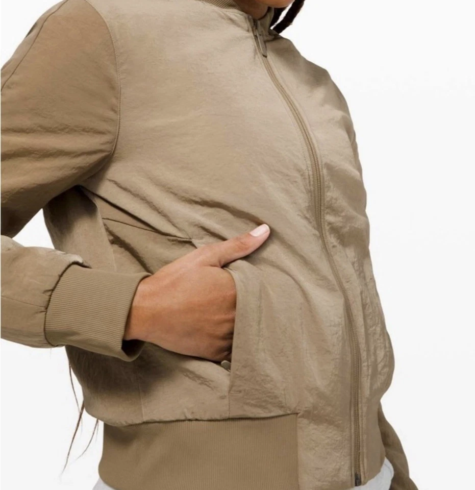 Lululemon Non Stop Reversible Bomber Jacket Size 6  - Image 3 of 4