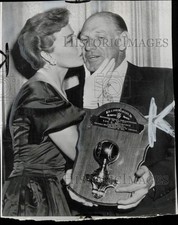 1955 Press Photo Leo Durocher holds award given by Laraine Day at event