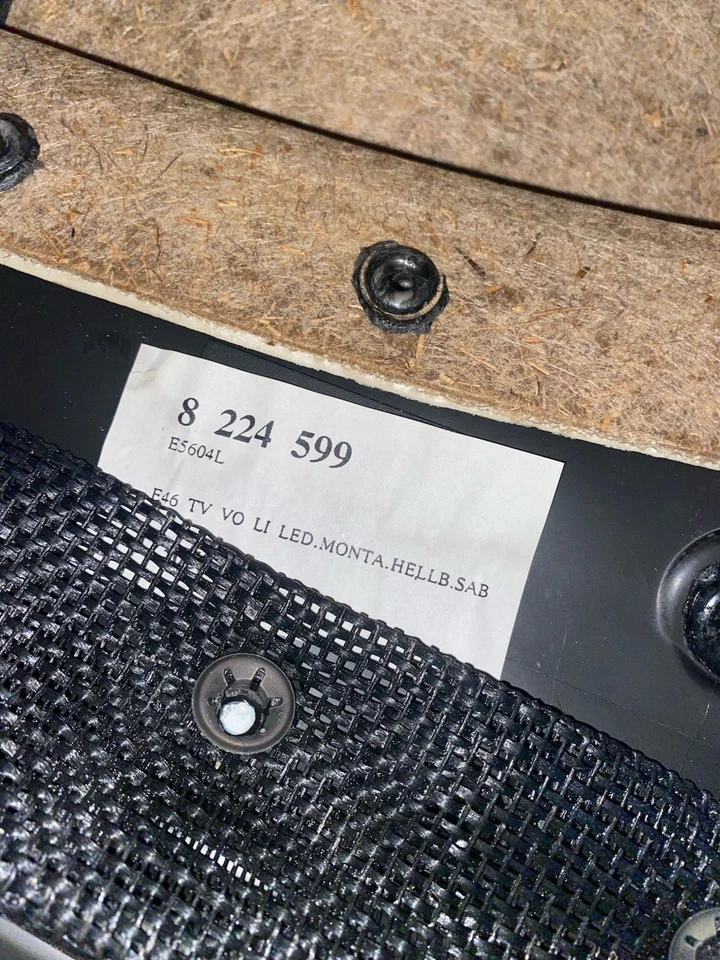 BMW E46 Front Left Driver Door Panel Hellbeige 323i, 330xi, 325i, 325xi, 330i, - Image 4 of 4