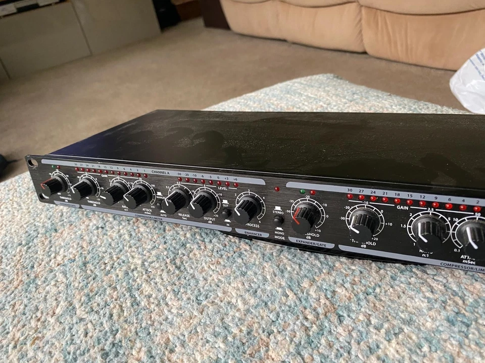 Citronic CL22 Stereo Compressor / Limiter / Gate Professional 19" Rack Mount 1U - Image 4 of 4