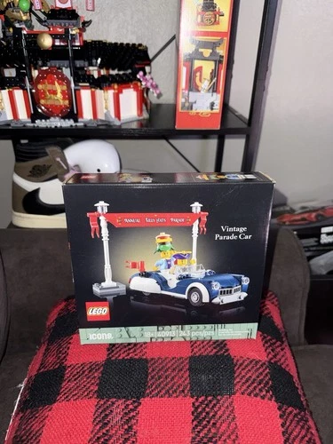 LEGO Vintage Parade Car Icons Set 40913. 243 pcs. Sealed In Box. Condition New.