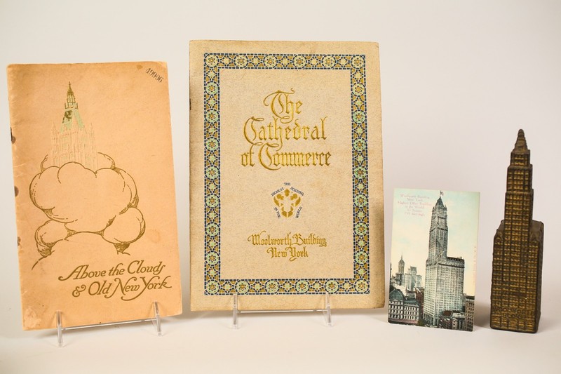 WOOLWORTH BUILDING LOT #2 OF 3 - ANTIQUE PAMPHLETS, POSTCARDS & SOUVENIR