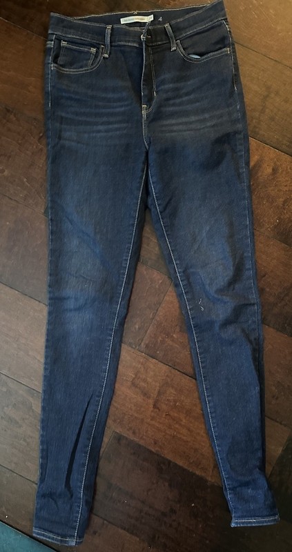 Levi's Women's 720 High Rise Super Skinny  Jeans Blue Size 29/8  Stretch Denim