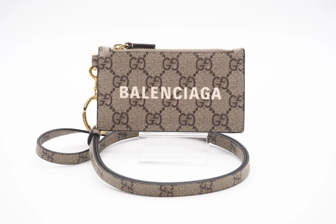 Authentique porte monnaie Gucci couleur beige Balenciaga G bracelet suprême multicolore