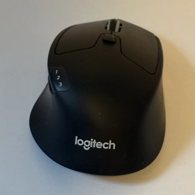 Logitech M720 Triathlon Wireless Optical Standard Mouse w/ Scroll Wheel, Black