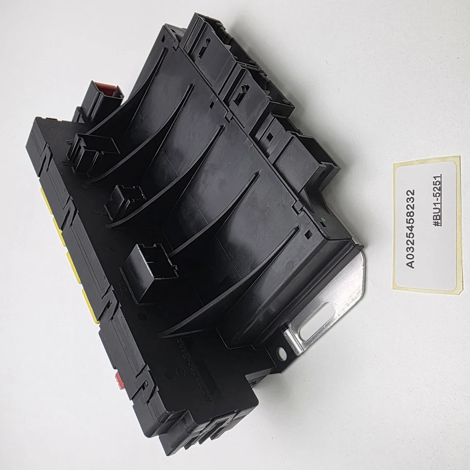 2004 Mercedes-Benz S-320 Module Fuse Relay Box A0325458232 - Image 3 of 4