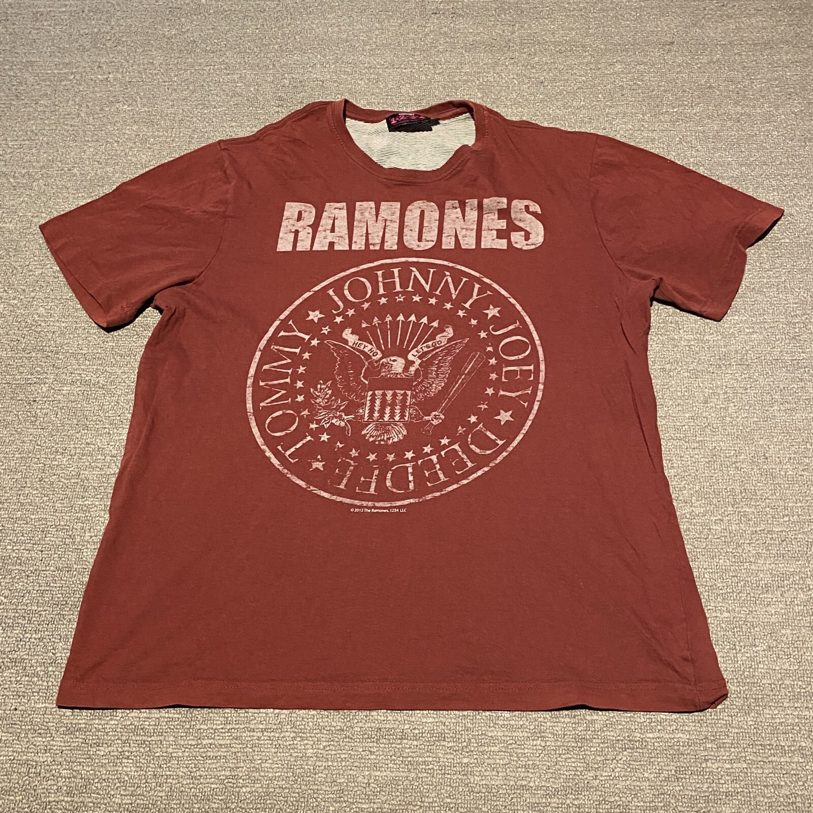 Ramones Shirt Mens Medium Maroon Rock Punk Band Music T-Shirt Tee