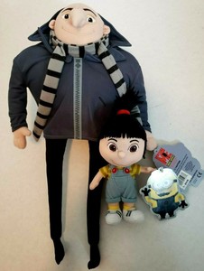 agnes gru peluche