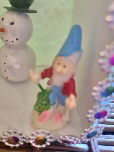 Figuras vintage de elfo de Navidad 🧝 con muñeco de nieve hecho a mano ☃️ adorno diorama - Imagen 5 de 6