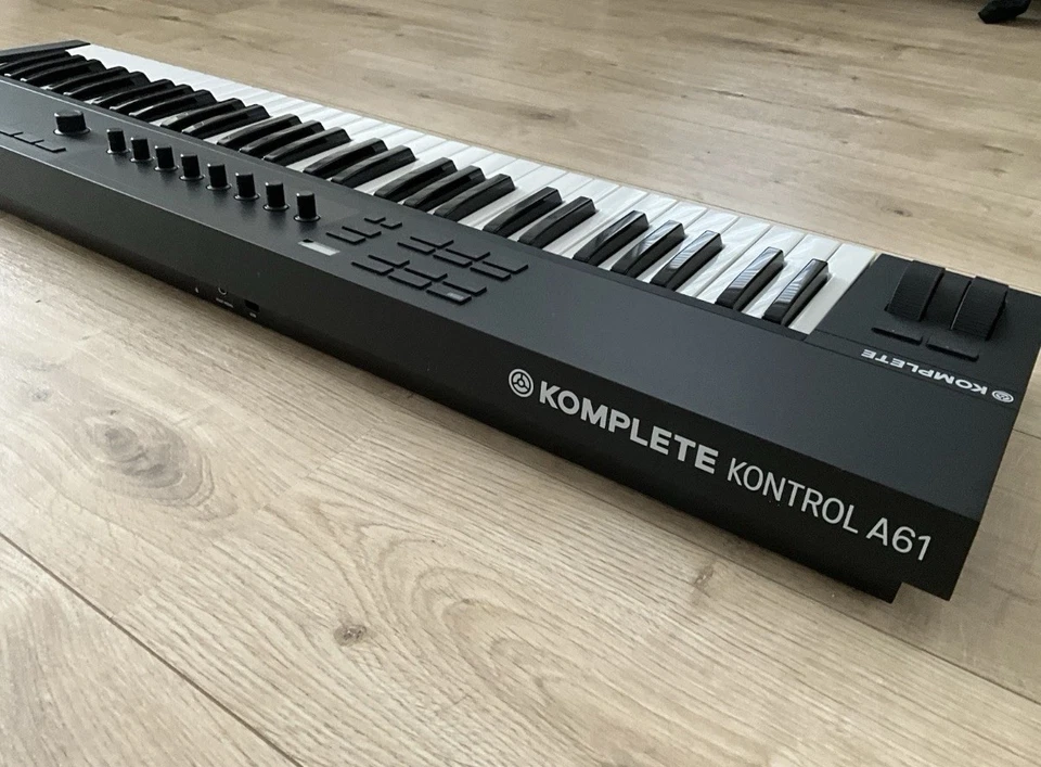 Native Instruments Komplete Kontrol A61 – neuwertig, kaum benutzt - Bild 2 von 3