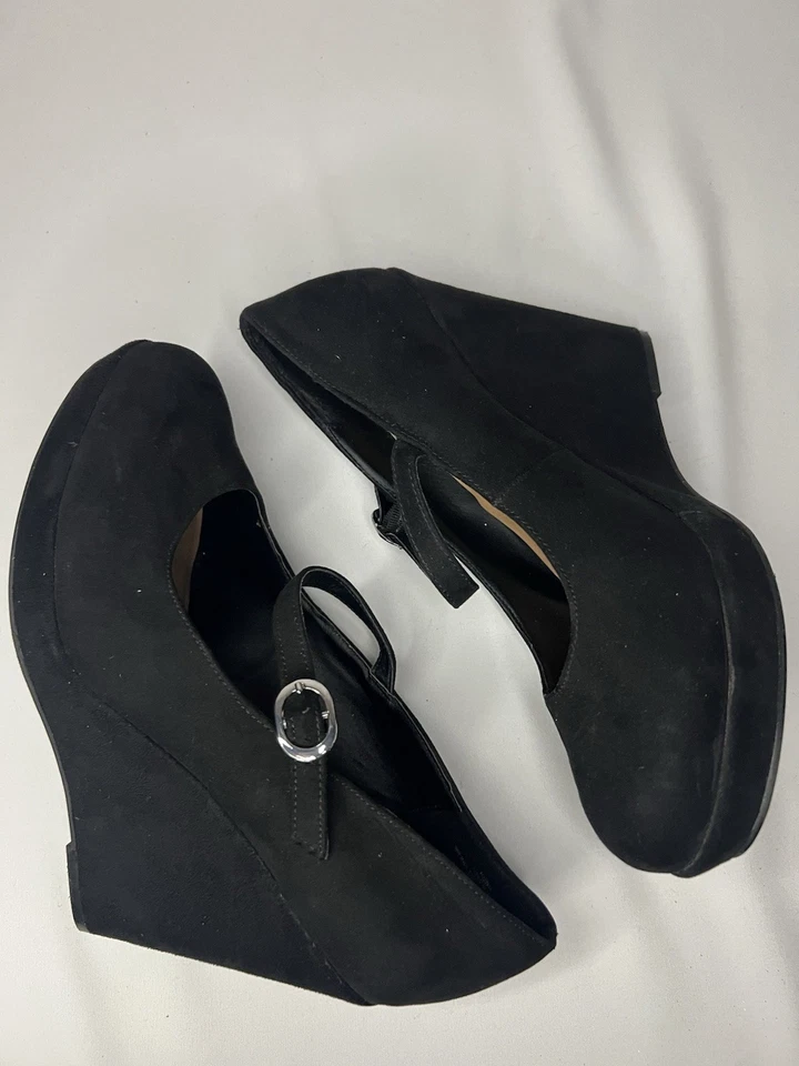 Tacones de cuña Mary Jane de gamuza negros tórridos para mujer talla 9 con correa ajustable Foto 4 de 4