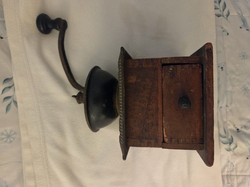 Vintage Antique Favorite Mill Cast Iron And Wood Coffee Mill Grinder Arcade MFG