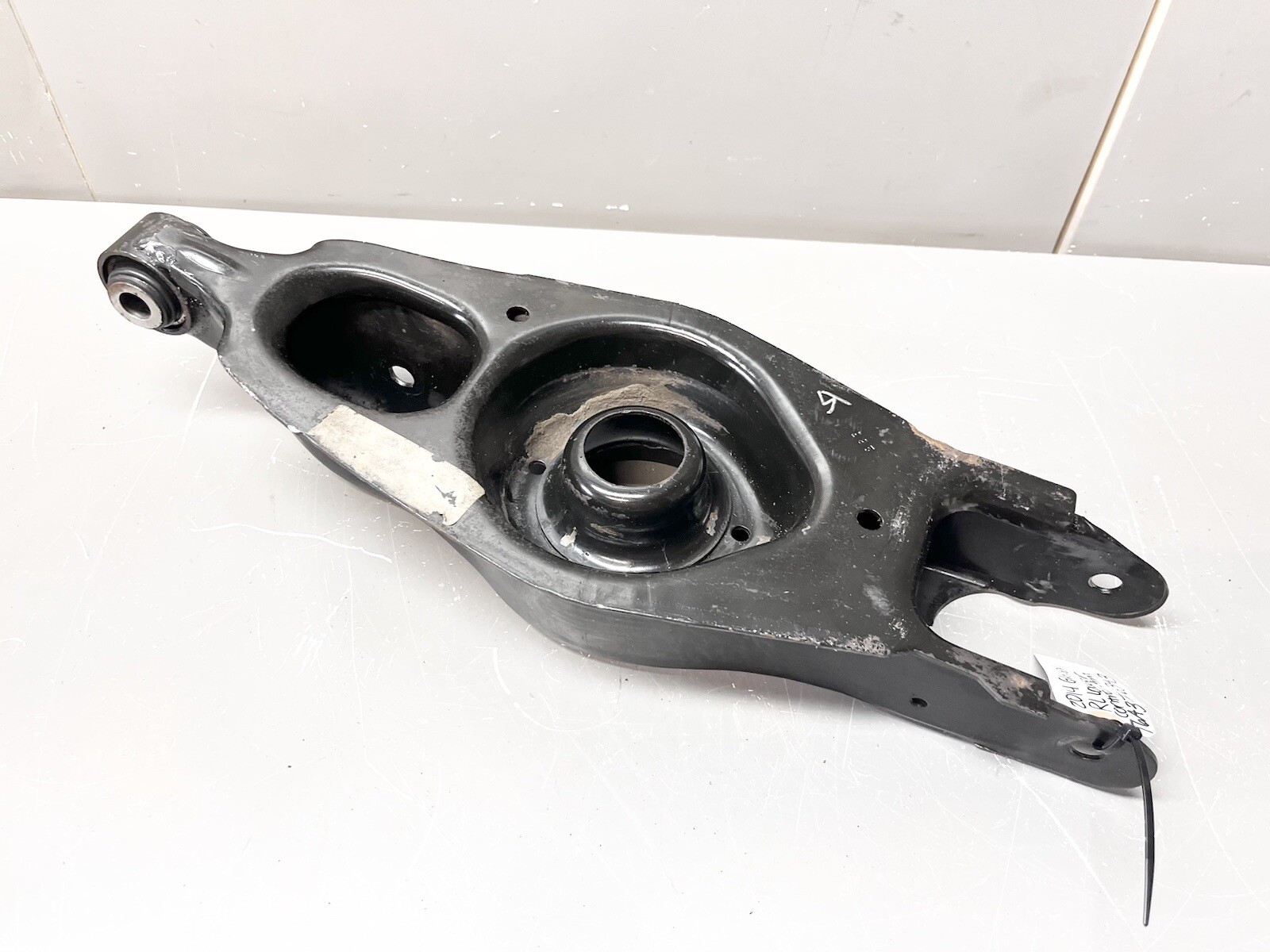 ⭐️2014-2021 MASERATI GHIBLI REAR LEFT LOWER CONTROL ARM SPRING PERCH HOLD OEM