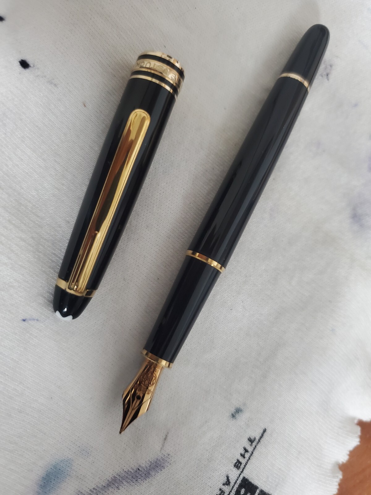 Montblanc Meisterstuck 144 14k M Fountain Pen