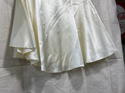 Scialle da sera o giacche da letto vintage raso bianco sporco/crema vendute ciascuna - Foto 6 di 18