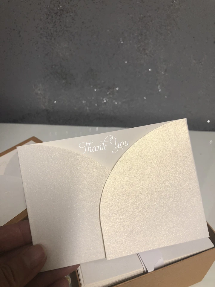 Caja de 50 tarjetas de agradecimiento de lámina plateada con sobres de Garner Studios nueva Foto 3 de 4