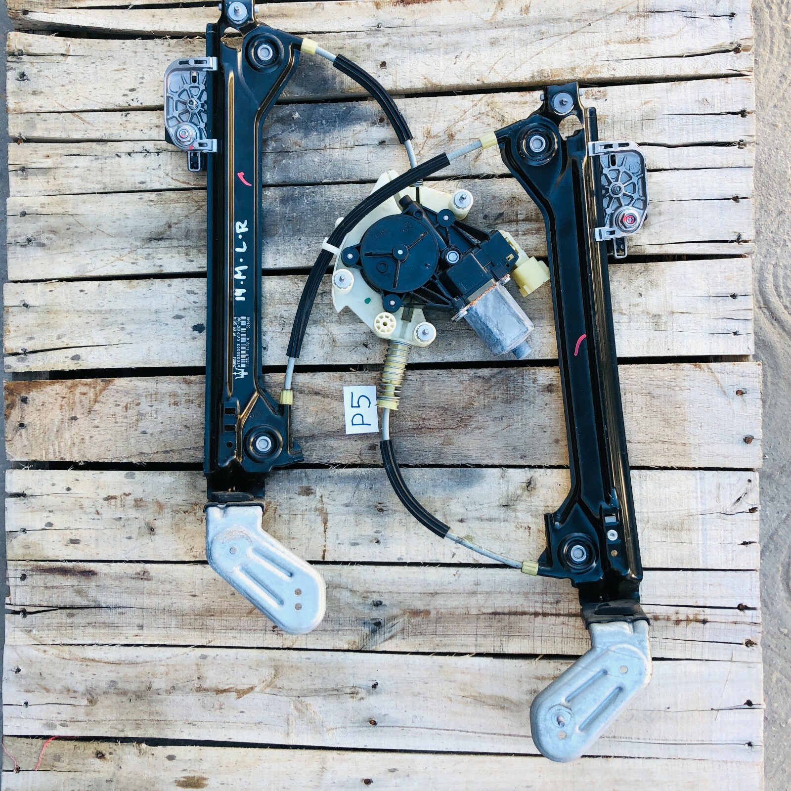 2014 - 2019 Maserati Ghibli Driver Left Rear Door Window Regulator Motor OEM