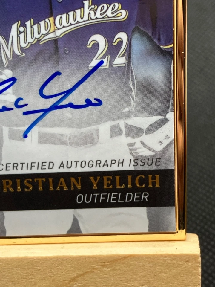 Christian Yelich 2020 Topps Gold Label FRAMED RED AUTO AUTOGRAPH #'d 5/5👀🍺⚾️🔥 - Image 4 of 4