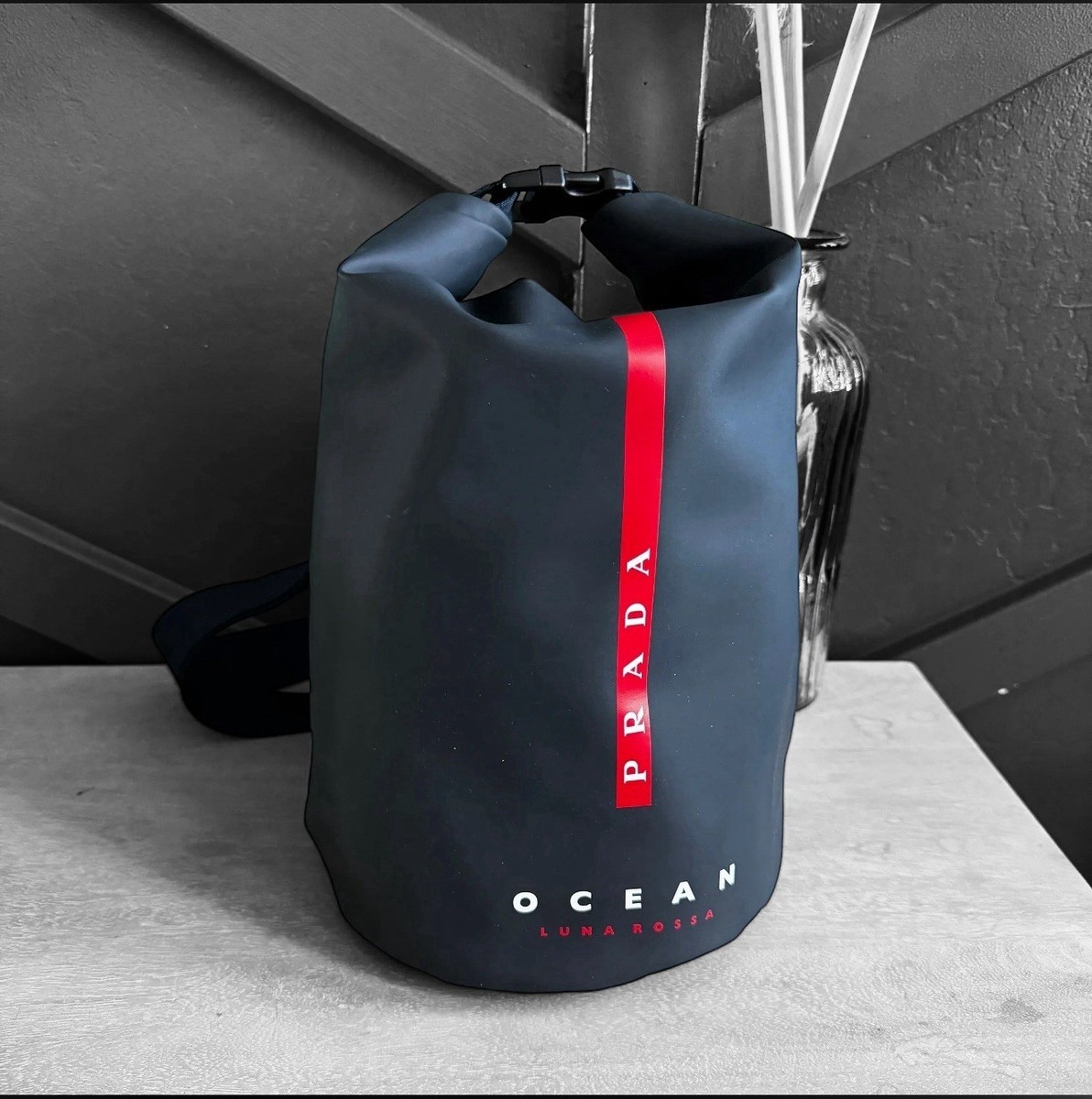 プラダ ~ LUNA ROSSA オーシャンセーリングバッグ ノベルティ PRADA PARFUM MEN OCEAN LUNA ROSSA NAVY BLUE WATER RESISTANT
