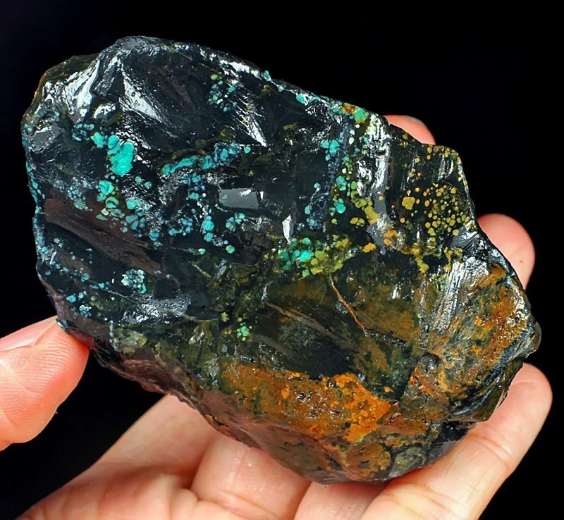 676Ct High-hardness Spiderweb Turquoise Rough Specimen YKM7631