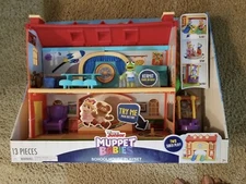 MUPPET BABIES SCHOOLHOUSE PLAYSET Disney Junior KERMIT FIGURE Just Play New