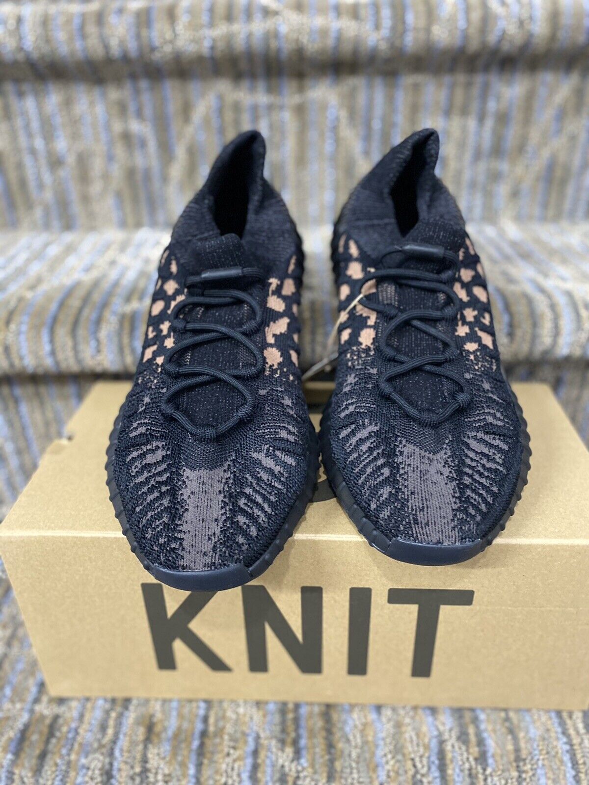 adidas Yeezy 350 V2 CMPCT Slate Carbon - HQ6319 Raffles and