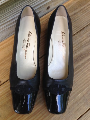 Salvatore Ferragamo black leather and patent classic women pump shoes 6.5 B - Picture 2 of 8