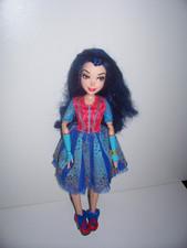 Disney Descendants Neon Lights Feature Evie Isle of the Lost-11” Doll Light up 
