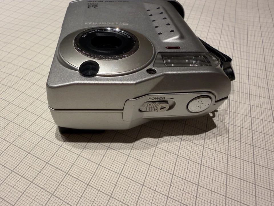Fujifilm MX-2700 2.3MP Compact Digital Camera Silver Tested, photo 4 of 5