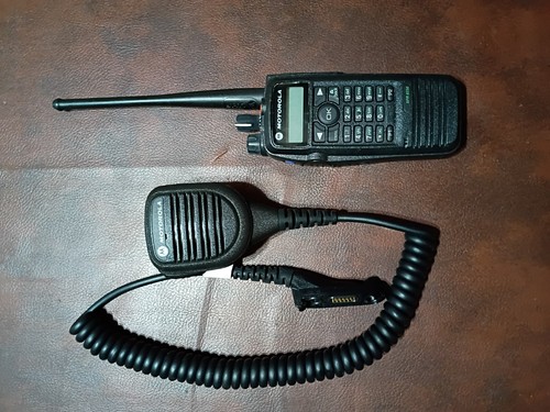 Motorola XPR6550 Radio AAH55QDH9LA1AN + ANTENNA + Motorola PMMN4050A [NO BTRY]