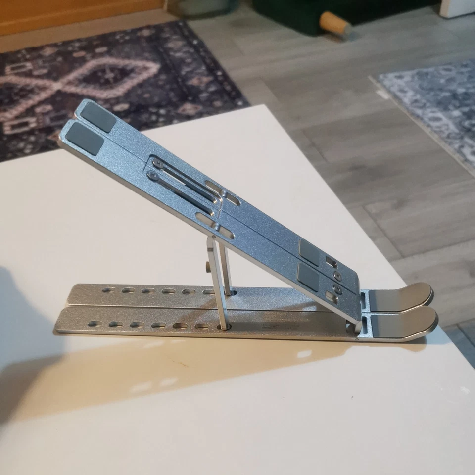 Adjustable foldable Laptop Stand - Image 4 of 4