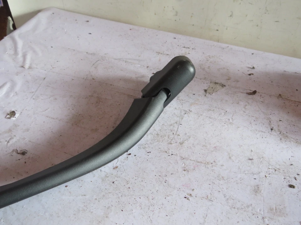 Brazo limpiaparabrisas trasero Dodge Nitro 07 Foto 4 de 4