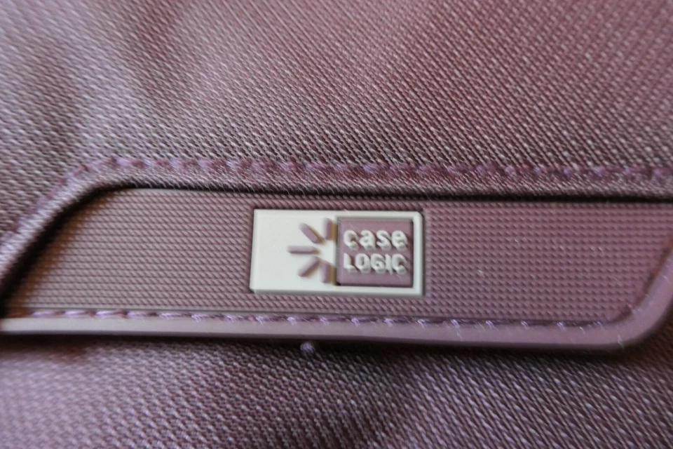 Case Logic MLA-110 10.1-Inch Kindle Fire HD/Tablet Attaché (Tannin) - Image 3 of 4