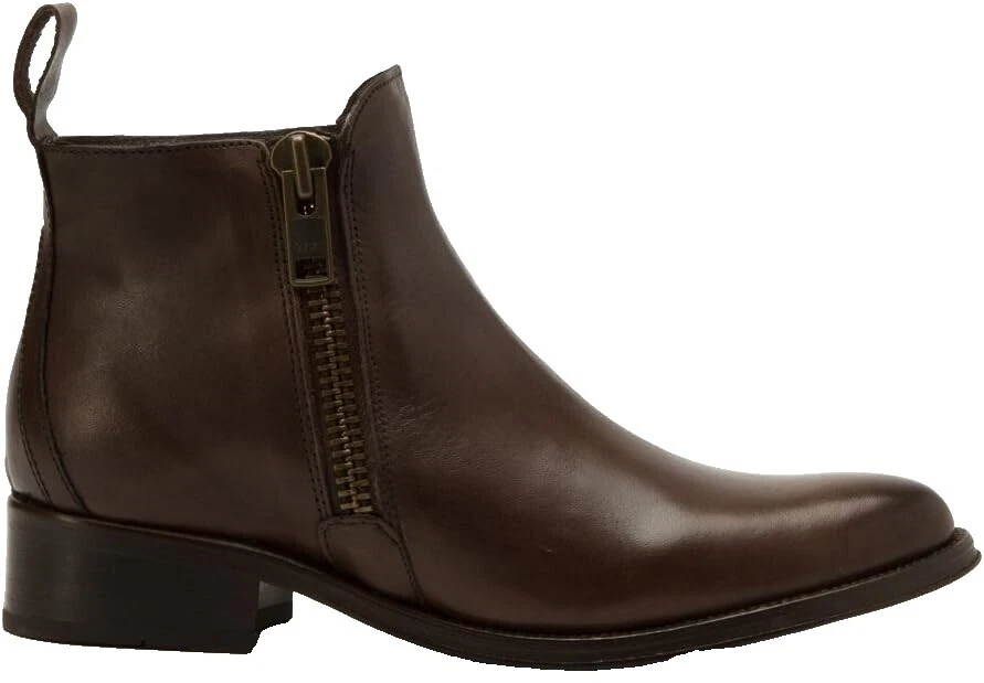 Hardy Clothing, Shoes & Accessories