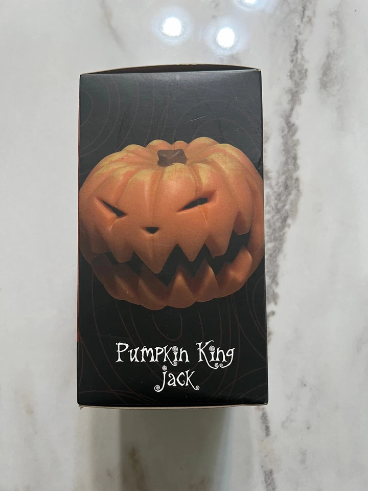 Vinimates Pesadilla antes de Navidad Brilla en la oscuridad Rey Calabaza Tema candente Foto 3 de 4